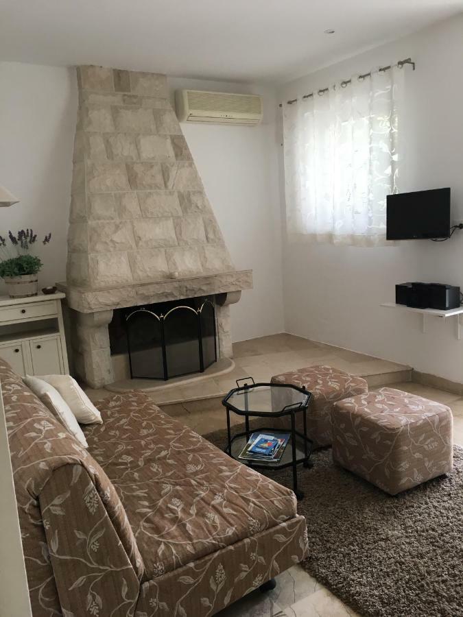 Apartment Get Supetar Exterior photo